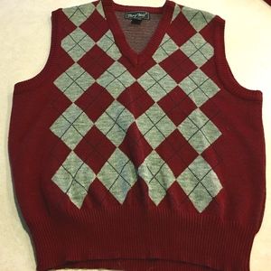 Classy argyle sweater vest.  Great shape.